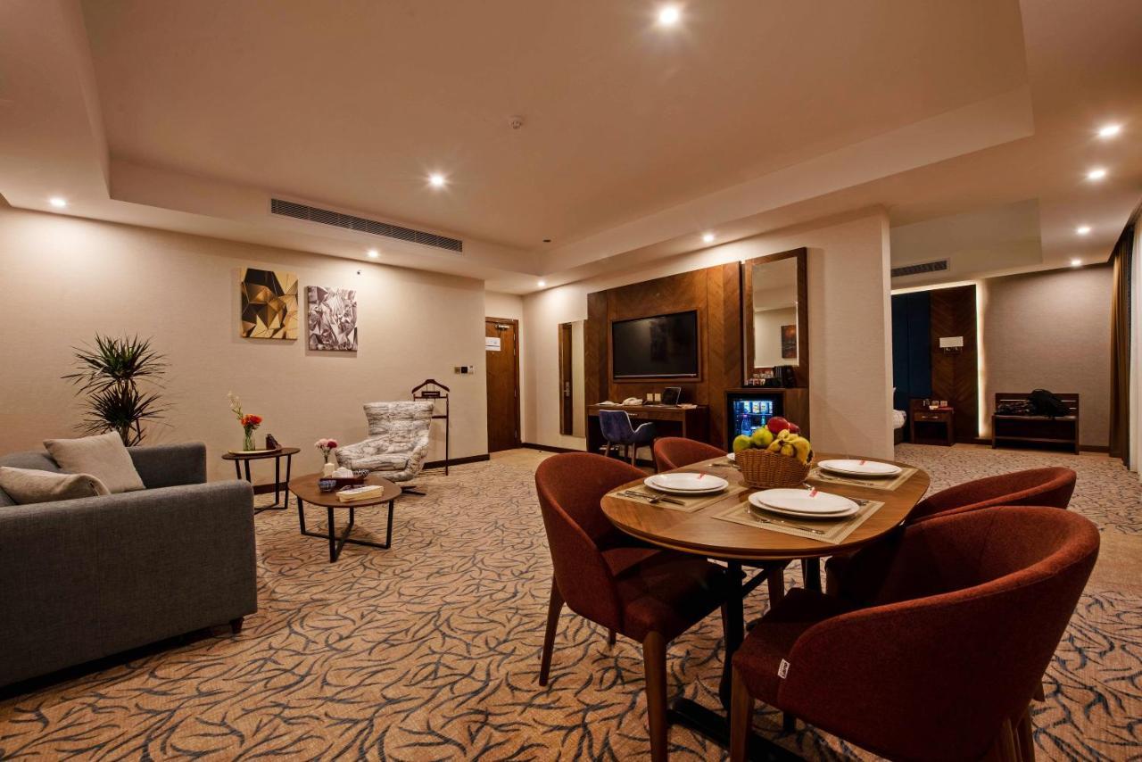 Sunday Emerald Hotel Jeddah Eksteriør billede