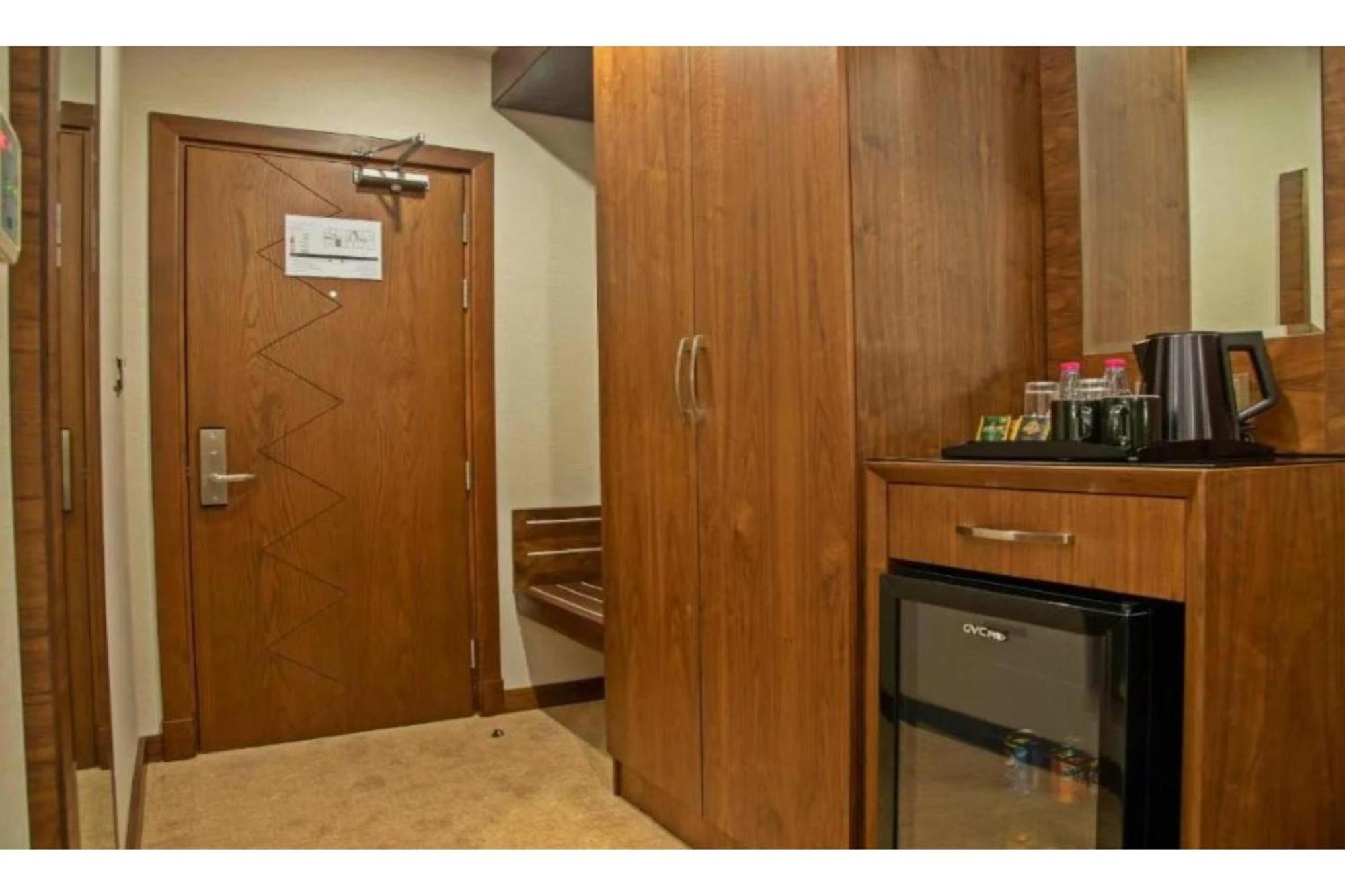 Sunday Emerald Hotel Jeddah Eksteriør billede